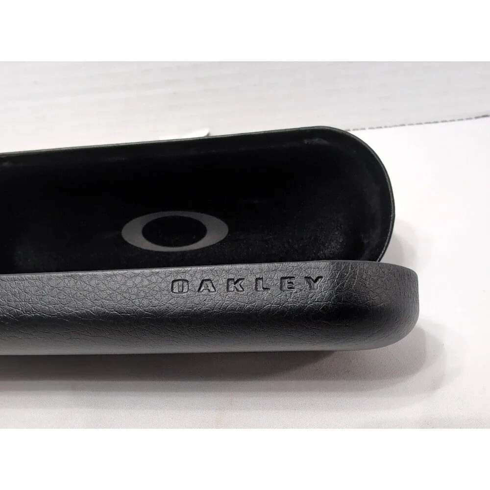 OAKLEY BLACK  AUTHENTIC HARD CLAMSHELL SUNGLASSES/ EYEGLASSES CASE